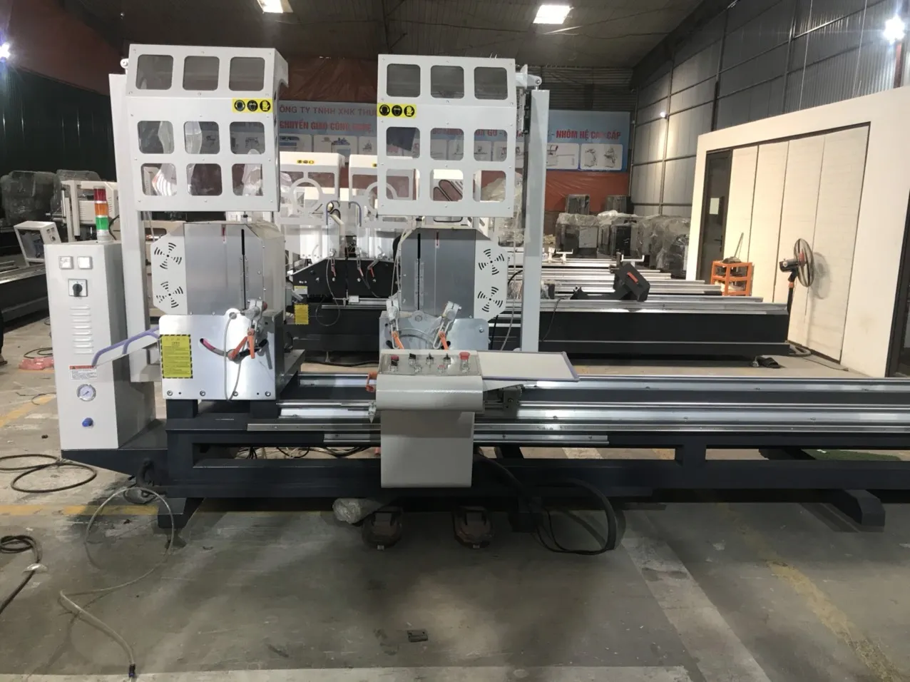 Máy cắt nhôm 2 đầu 09S - Chi tiết khung máy 1