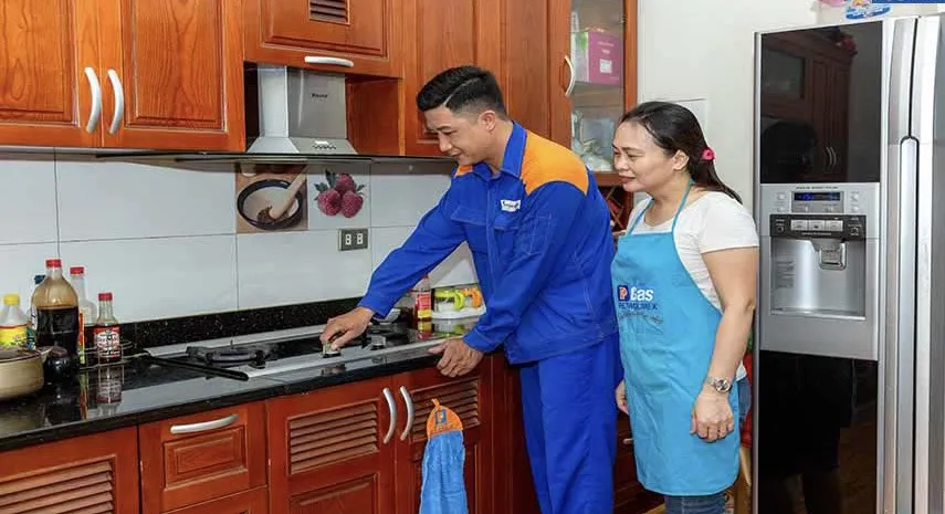 Nhân viên Gas Petrolimex giao hàng chuyên nghiệp đến tận nơi