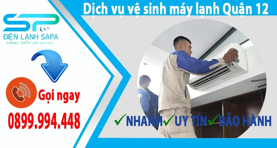 Kỹ thuật viên thực hiện vệ sinh dàn lạnh máy lạnh tại nhà ở Quận 12
